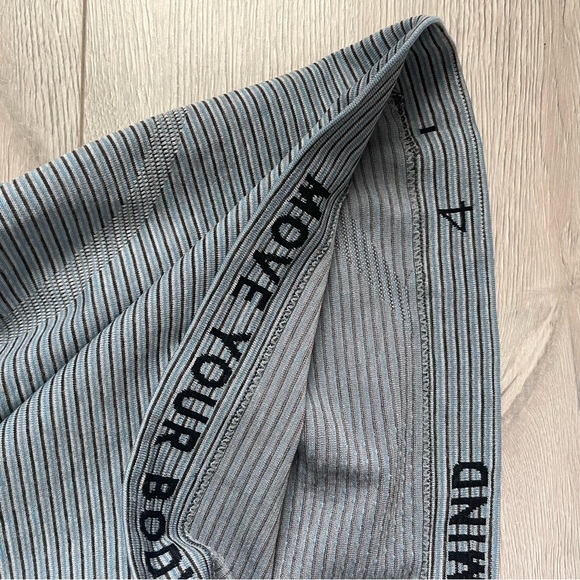 Lululemon Swiftly Tech Cropped Size 4 Blue - Picture 2 of 2